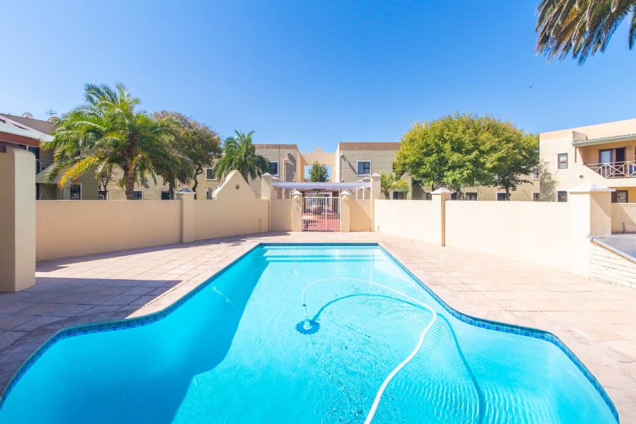 To Let 2 Bedroom Property for Rent in Kenilworth Western Cape